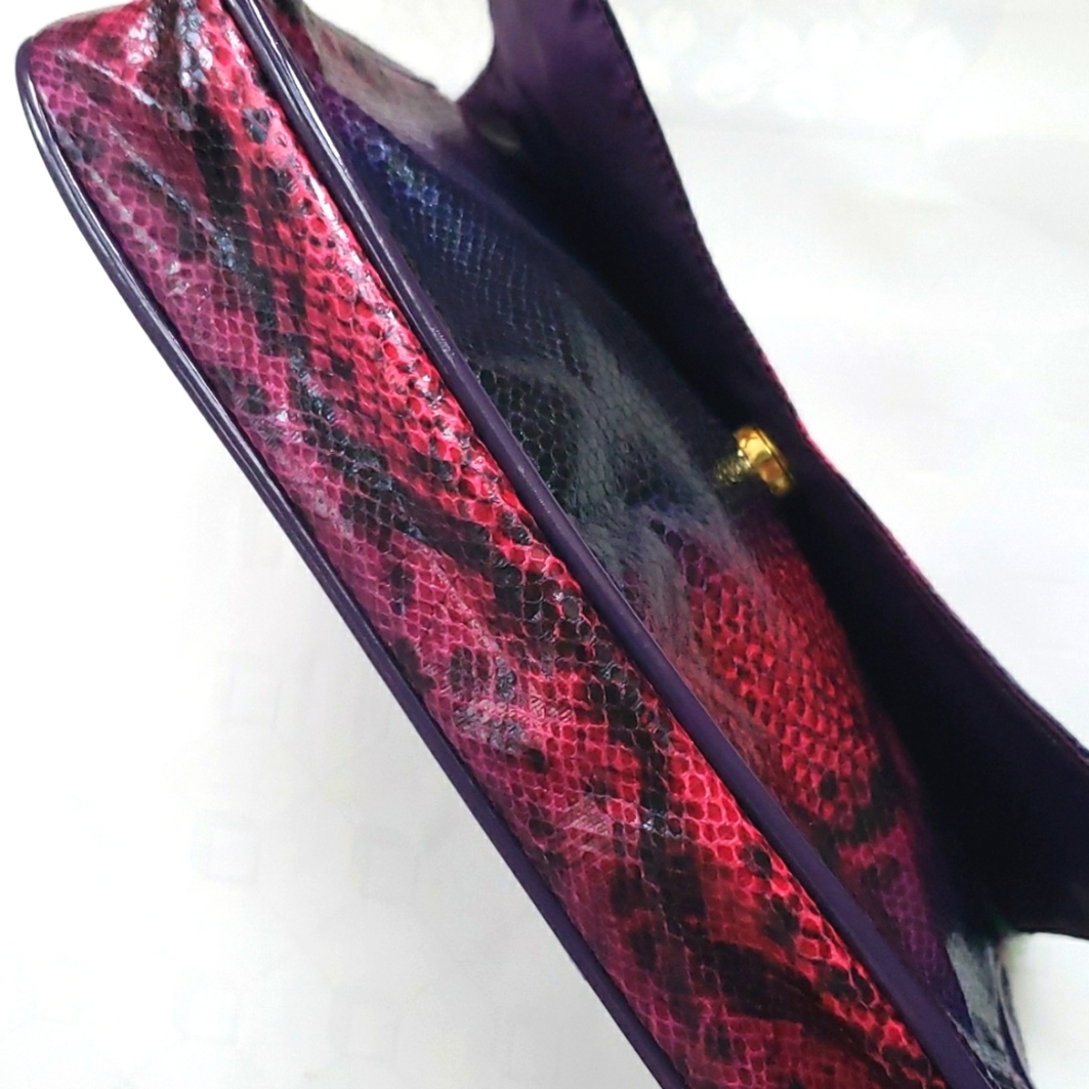 Guess M size Dark Purple & Red Faux Snake Skin Clutch Magnetic close - Picture 5 of 6